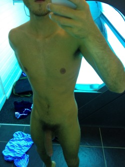 peterluvr:  glensback:  Working on my body and getting back into it!  GUARANTEED to be one of THEE hottest pages to follow, Peterluvr.tumblr.com/ is where all the sexy manly men are! 👦👨🚶👬👔🏊💪🐓🐂Want 2 blog your cock?: peter_luvr@yahoo.com