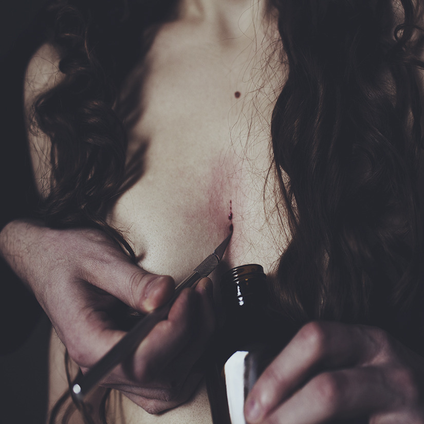 kimenbatcaveworld:  dejavuleen: © Laura Makabresku Download Original &lt;3