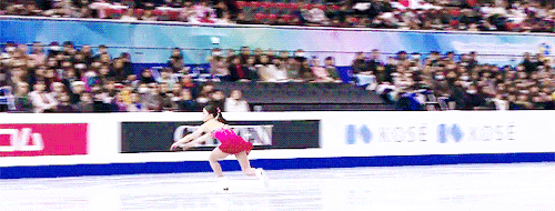empresswenjing:Rika Kihira becomes the first junior woman to land a 3A-3T combination in internation