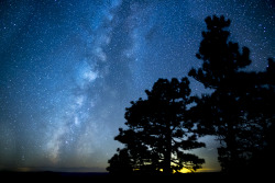 mypubliclands:  It’s International Dark Sky Week 2015!The Grand Canyon Parashant National Monument, jointly managed by the BLM’s National Conservation Lands and National Park Service, is a vast remote landscape where the only nighttime light comes