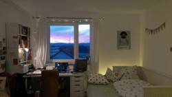 es-ist-mir-juppe:  i love my room + view
