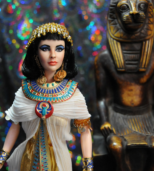 www.ebay.com/usr/ncruz_doll_art Bid now on Elizabeth Taylor as Cleopatra! This rep