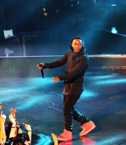timvogue:  Kendrick Lamar Performs Live At The 2014 NBA All-Star Saturday Night Rocking them Nike Yeezy 2 Red Octobers! 