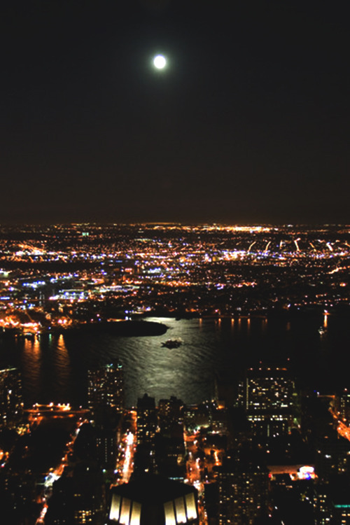 tumb1rthecreator:  New York City Night by parka 