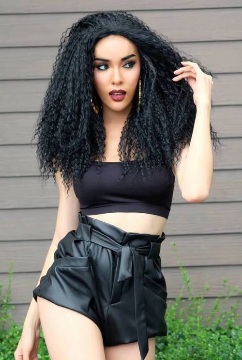 cutegurls77:  Nisamanee LertvorapongBreathtaking transgendered beauty from Thailand, better known as Nisamanee Nutt. Nisamanee is a fashion model, actress, publisher and advertiser of cosmetic products, and famous beauty queen in the pageant scene. 