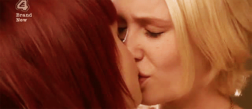 girls-love-lesbians:  Naomily 💕