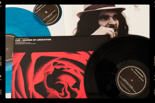kaatjerenaatje:  It must be the cold, but I long for summer and sun. What better way to get a bit of both than by listening to Brant Bjork or one of his projects, like Ché. Together with Dave Dinsmore from Unida and Alfredo Hernández from Kyuss and