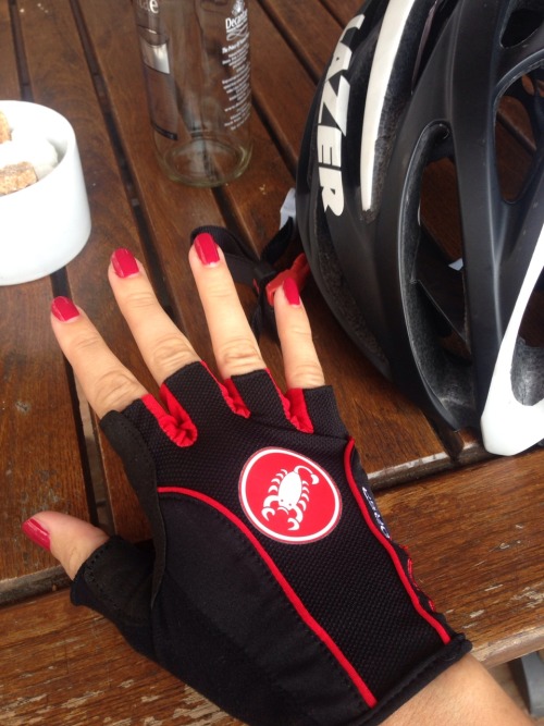 couturetri: Fully castelli’d up for my ride today! Even down to my rossocorsa socks! And I took my f