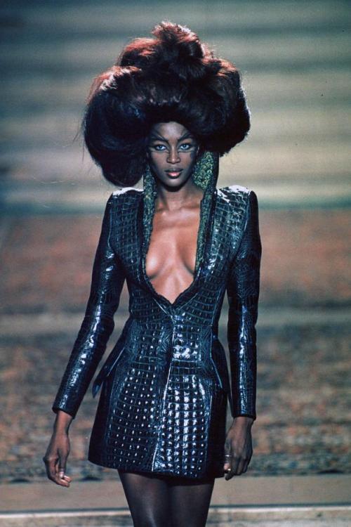 saloandseverine:  Naomi Campbell at Givenchy HC Fall 1997 by Alexander McQueen