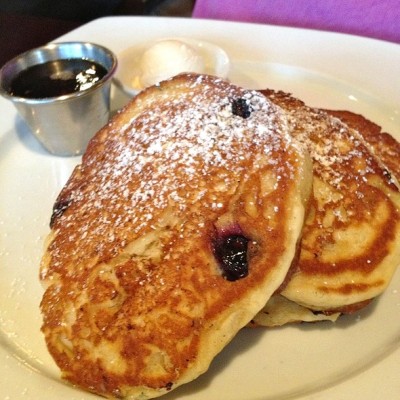 Blueberry Pancakes @ Sprig & Vine
Blueberry pancakes with maple butter and maple syrup. #vegan
Via Foodspotting