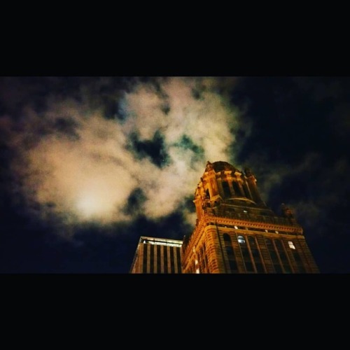 Tribune Tower. (at Tribune Media Company)
https://www.instagram.com/p/BoFDWI0BvLP/?utm_source=ig_tumblr_share&igshid=1rzrnna9pom1m