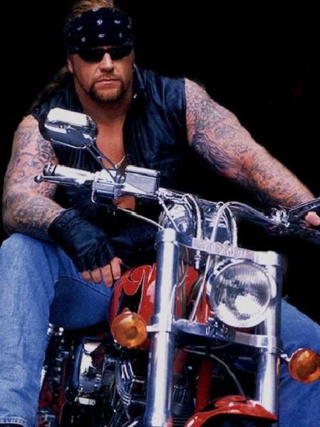 thequeenbitchmnm: One on one..who you picking? I pick undertaker! @thequeenbitchmnm