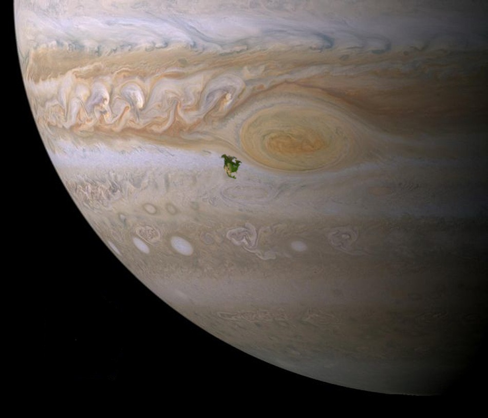 mapsontheweb:  The size of North America compared to the Great Red Spot on Jupiter.