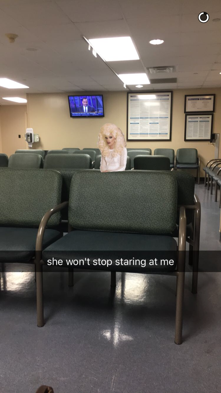 that1cameraguy:  homohaxan:  I’m in the er waiting room and this woman won’t