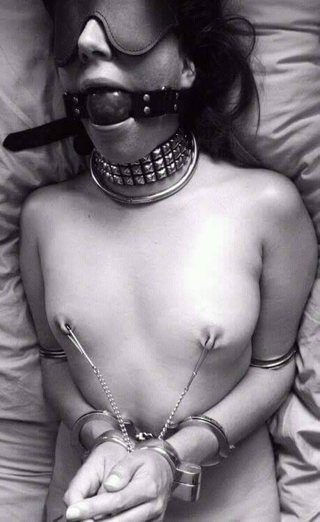 leather-and-steel:  Yum.  Love the Irish 8 cuffs and the very studded collar.