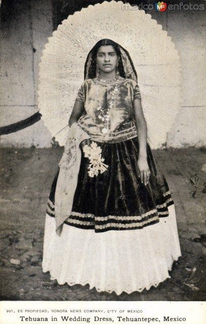 Tehuanas (women of Tehuantepec, Mexico) in Huipil Grande headdressesThe Tehuana are a fascinating ma