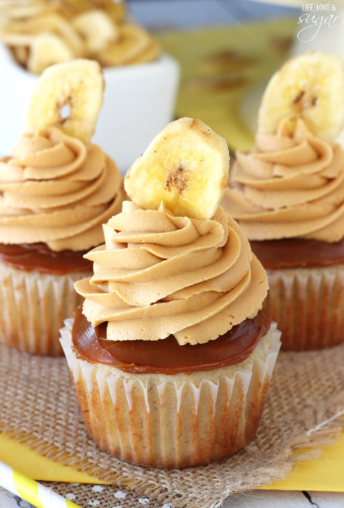 Porn foodffs:  Banoffee Cupcakes  Really nice photos