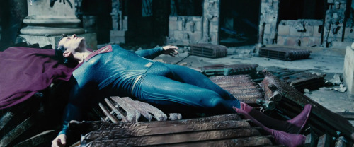 Batman v Superman (2016) - Batman gives Superman a lift &hellip;Weakened from Kryptonite Gas, Su