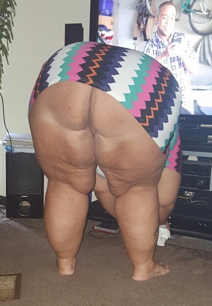 lovemeabiggirl:  Hmm.  View I like.