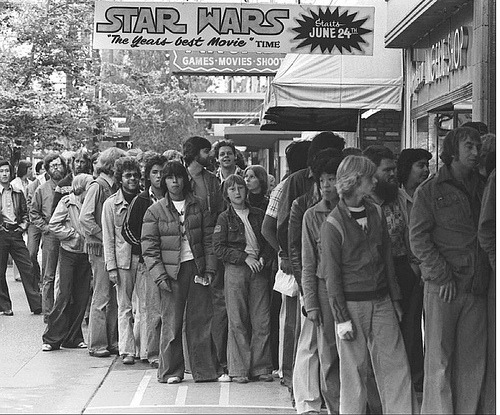 fuckyeahvintage-retro:  Star Wars opening day across America, 1977