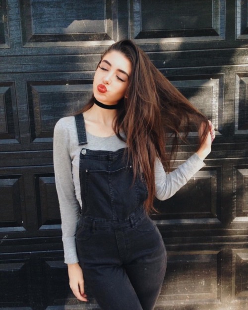 virtualtorii:  outside selfie 