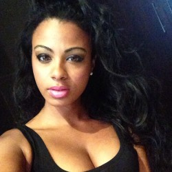 thefinestbitches:  Analicia Chaves 