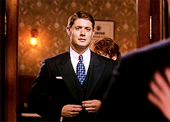 sassywiinchesters:              Dean Winchester Meme ♚ Favorite Outfits [1/6] ↳