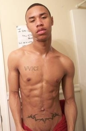 theblackclarkkent:  Another With M E A T ! 😍