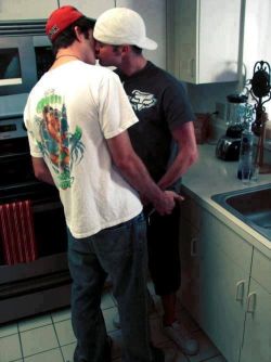 dudes-on-demand:  Kitchen Kissing