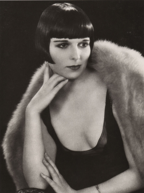 wordsandswords:  “If I ever bore you, it’ll be with a knife.”― Louise Brooks 