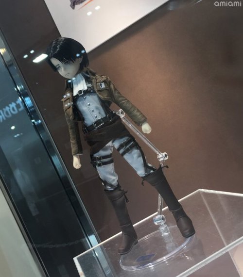 snkmerchandise:  News: Azone Asterisk Collection: 1/6 Scale Levi Figure Original Release Date: March 2018 (Pre-Orders begin October 27th, 2017)Retail Price: 13,000 Yen + Tax After its Eren figure later this year, Azone will be releasing a fully movable