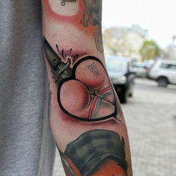 thievinggenius:  Tattoo done by Daniel Sun.