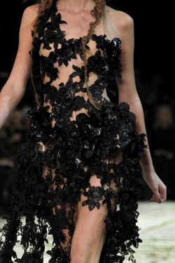 tinaschoices:  Alexander McQueen  2011