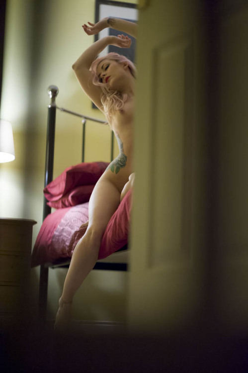 nelaltmodel:  Peeping Photographer: George Swift