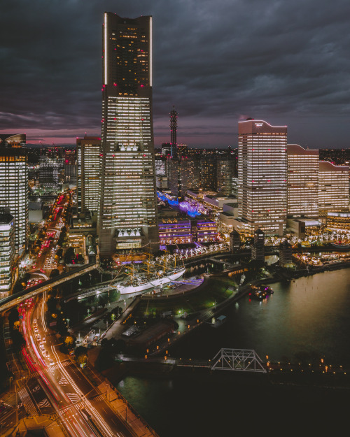  Yokohama Gorgeous“Towers Milight” is an illumination event, that the whole city of Mina