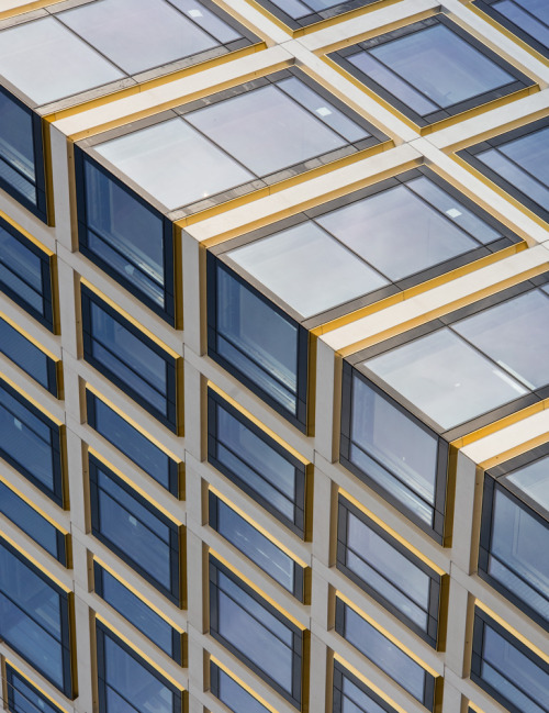 archexplorer:    Detail shot of 551 West designed by Foster + Partners @norman_foster 