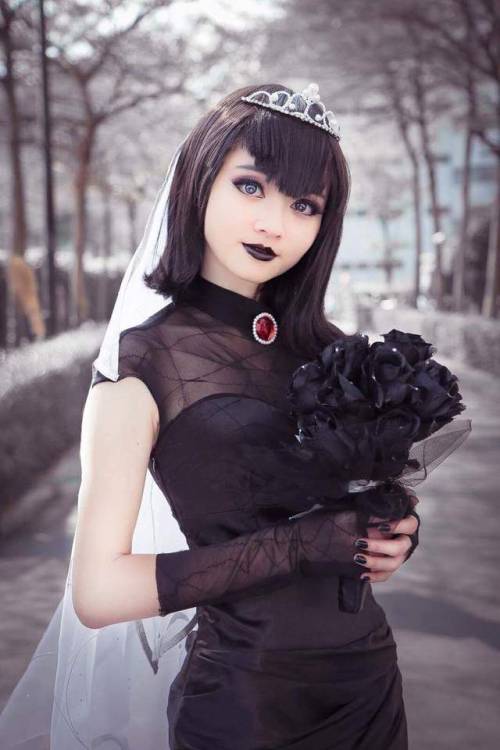 kamikame-cosplay - Mavis (Wedding dress) from Hotel Transylvania...