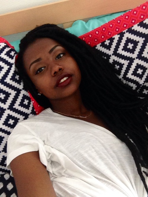 fckyeahprettyafricans:  Burundi itstheylovetheafro:  East African Girl 🌍  