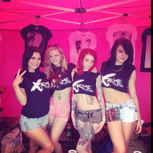 Throwback with @xtremeplaypen girls @amylubennett @ak4790 #zoemoore