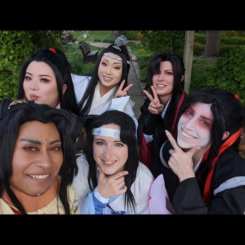 The highlight of @animestl was definitely our MoDaoZuShi cosplay group! Enjoy these selfies, chaotic