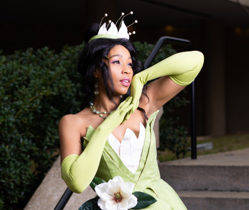 Just like my other Tiana cosplay I made this last minute so there are things I would like to change.