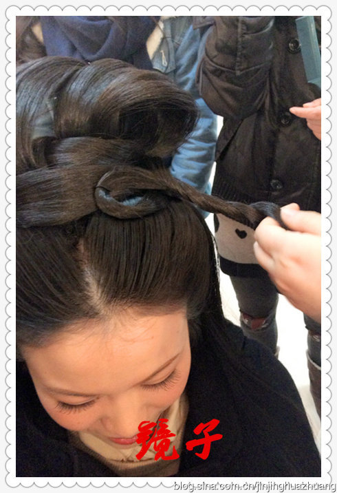 xiao3la4jiao1: Hanfu bridal hair tutorial by Niki-镜子 on Sina (link)