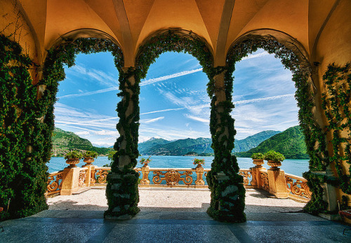 mostlyitaly:  Villa del balbianello (Como, Italy) by I.love.italy on Flickr.