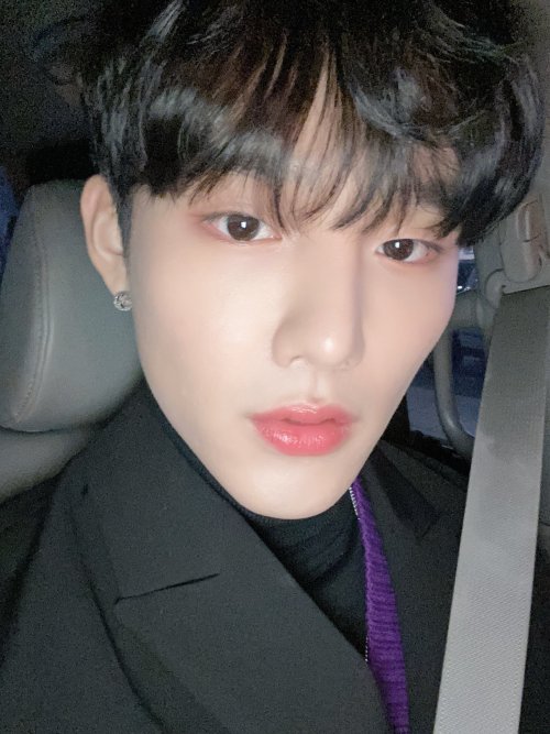 fycix: CIX_twt: 오늘 주접문 재밌게 했어야 하는데 힝..담엔 다같이 해볼게요!그리고 내사랑들 100일 축하합니다 #CIX #FIX #승훈 #김승훈 #내편들 #픽스100