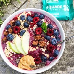 thealysav:  BERRY SMOOTHIE BOWL 🙌🏽🙌🏽 with fruit, peanut butter and the new #VEGAN Cherry Coconut @squareorganics 😋😋 🍒 (( also another new flavour- nuts &amp; sea salt 👏🏽👅) Happy that it’s the weekend even though I’ll