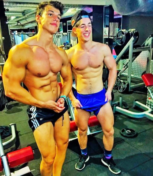 keepemgrowin: rippedmusclejock:  Yeah bro,