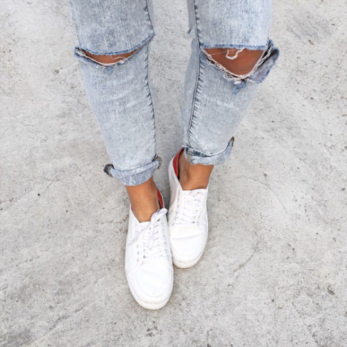 thestylexplorer: Ripped jeans &gt;&gt; 