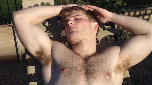 redneckcowboy69:Beautiful ginger pits on that boy