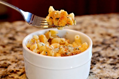 Baked Mac N Cheese with Breadcrumbs and Red Onions  Serves:  6 Ingredients:12 ounce elbow macar