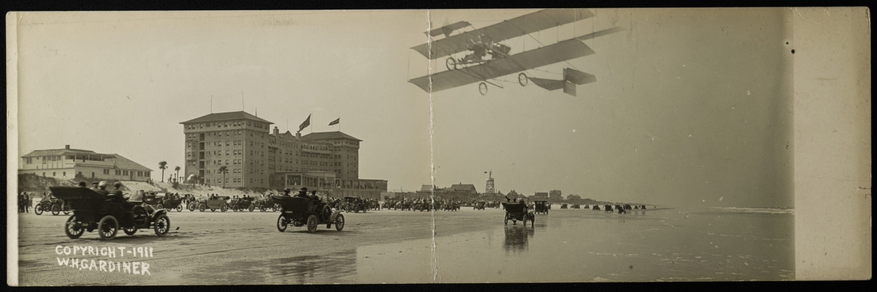 onceuponatown:  Daytona Beach, 1911. 